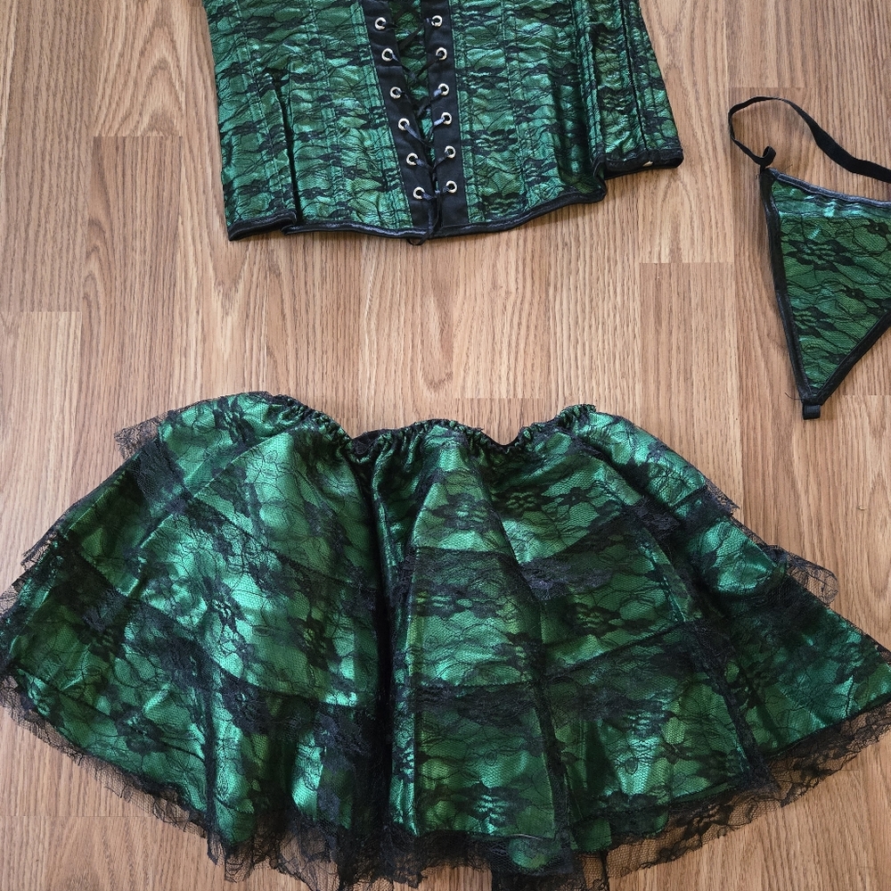 Green and Black Lace Corset Set - Picture 4 of 7